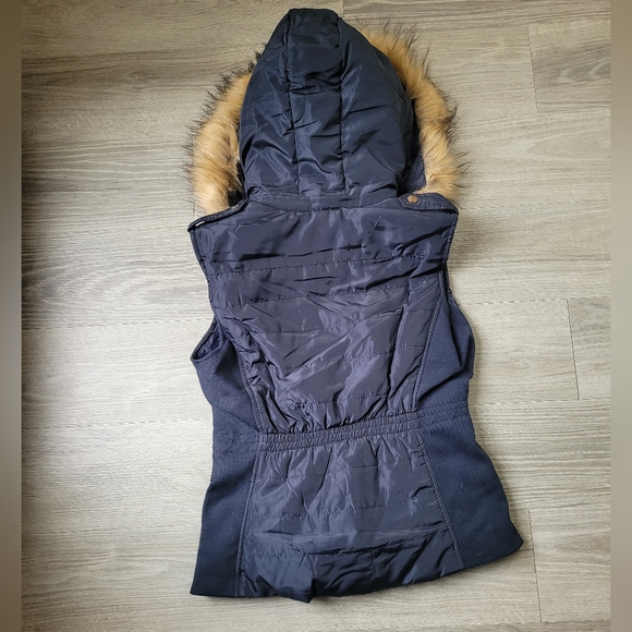 Coalition LA hooded puffer vest - Picture 2 of 8